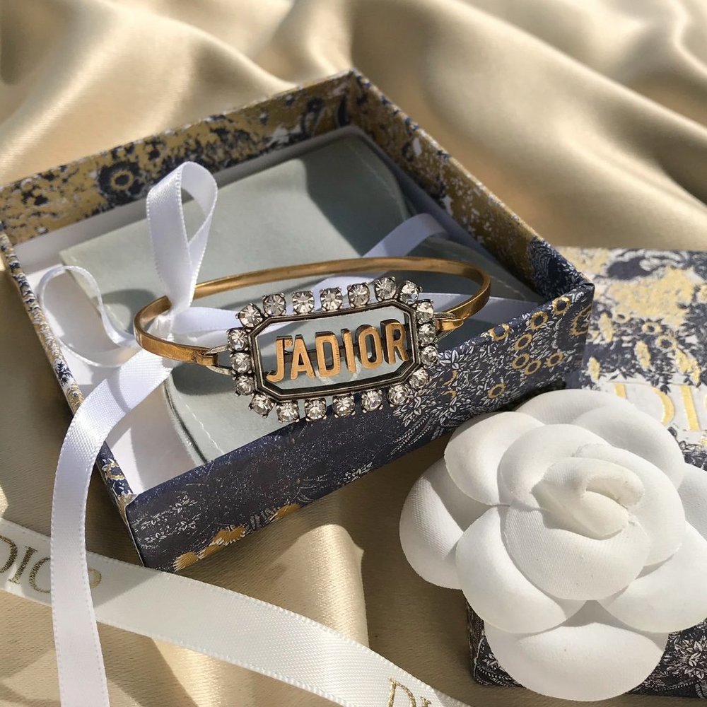 Shiny square crystal monogrammed bracelet